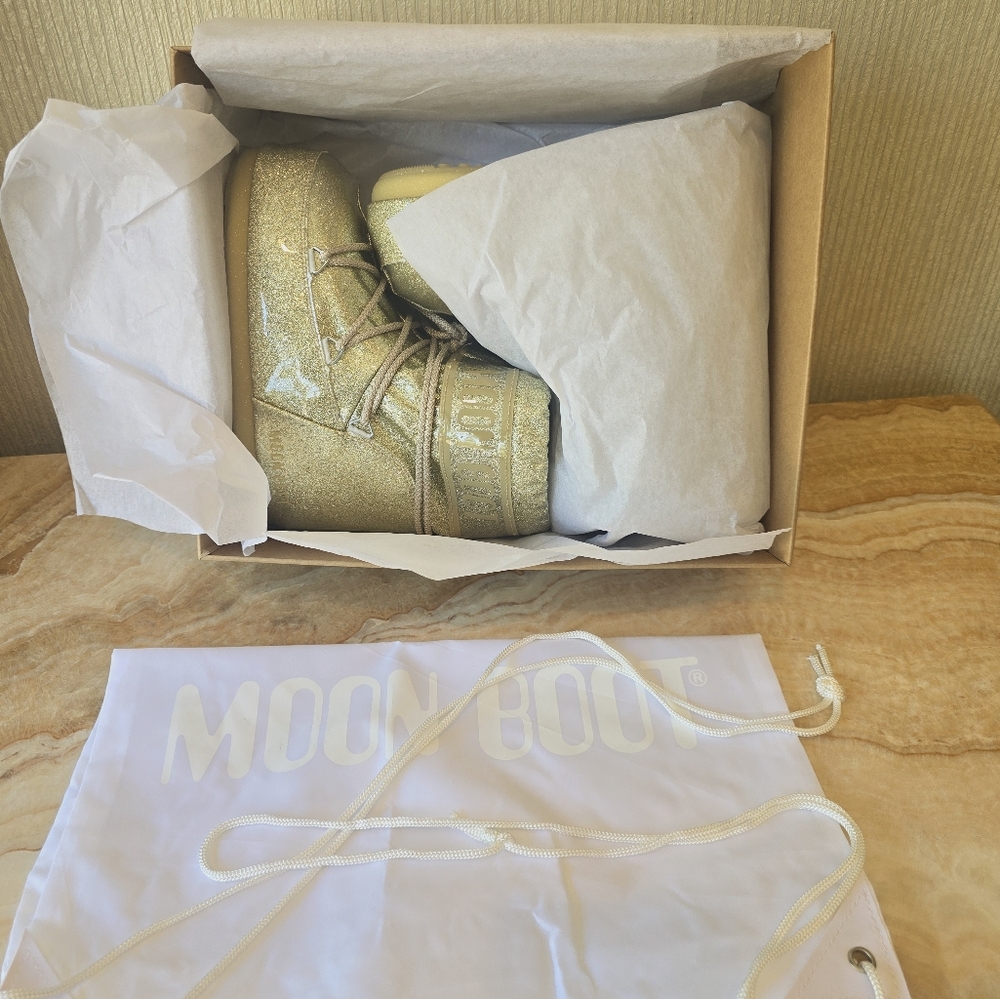 Moon Boot Low Icon Glitter Snow Boot Gold Moon Boots Glitter Gold Boots Short - Picture 6 of 17